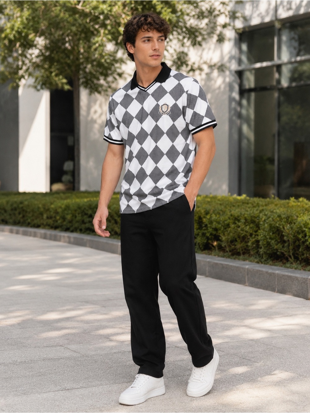 Original Use Black and White Diamond Pattern Men's Soccer Jersey Size M